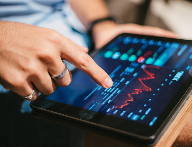 DraftKings Maintains Dominance Over Prediction Markets as Truist Survey Unveils New Bettor Demographics